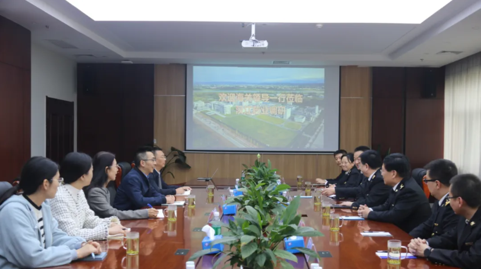 【“關(guān)”助發(fā)展，護(hù)企遠(yuǎn)航】西安海關(guān)副關(guān)長(zhǎng)李晉生一行蒞臨公司調(diào)研